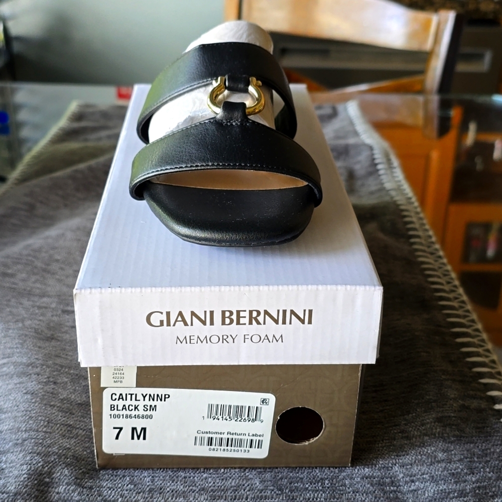 Giani Bernini~Black Sandals~Sz 7M~NW